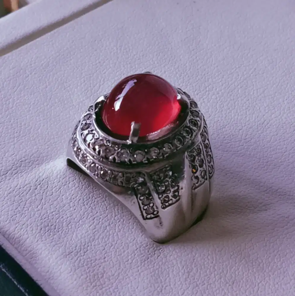 Ruby natural ring seperti perak