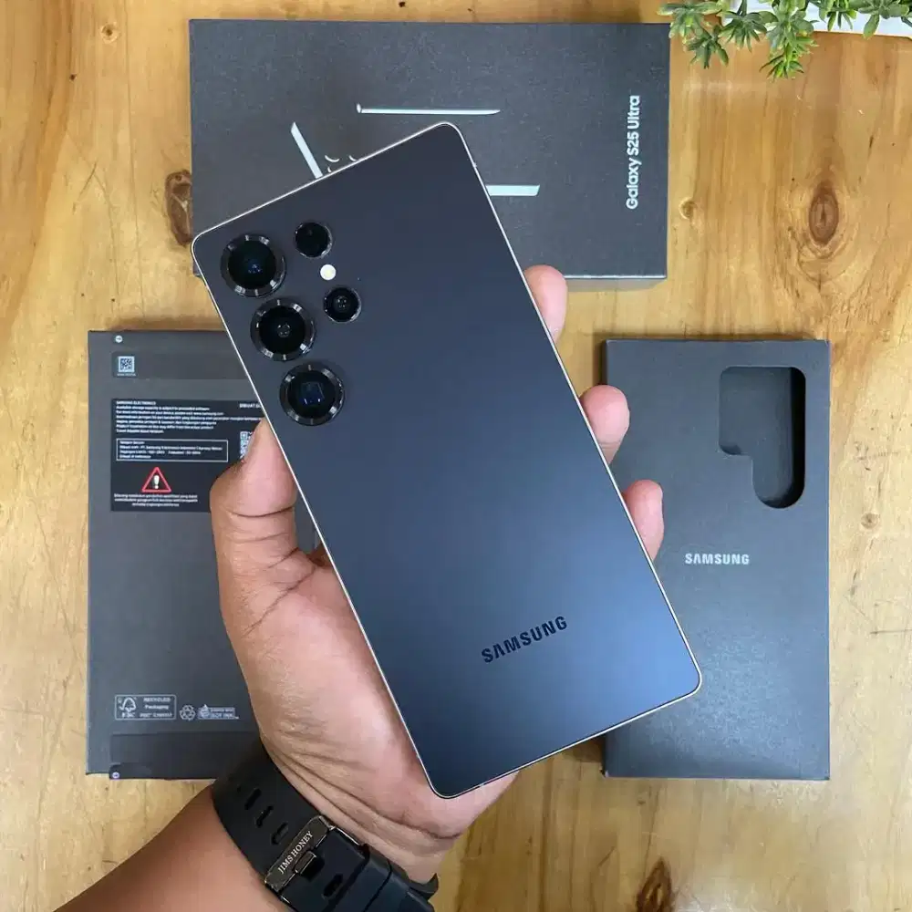 Samsung S25 Ultra 12/256 baru Bergarani Resmi
