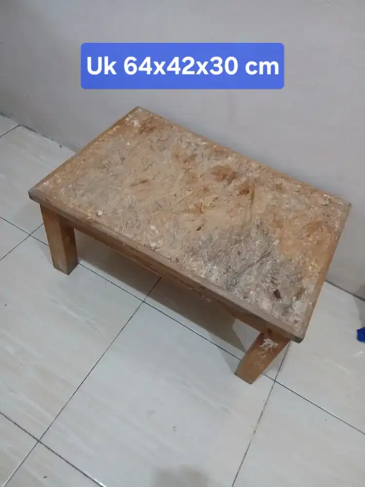 Meja kecil ( Ukuran detil sdh ditulis di foto )
