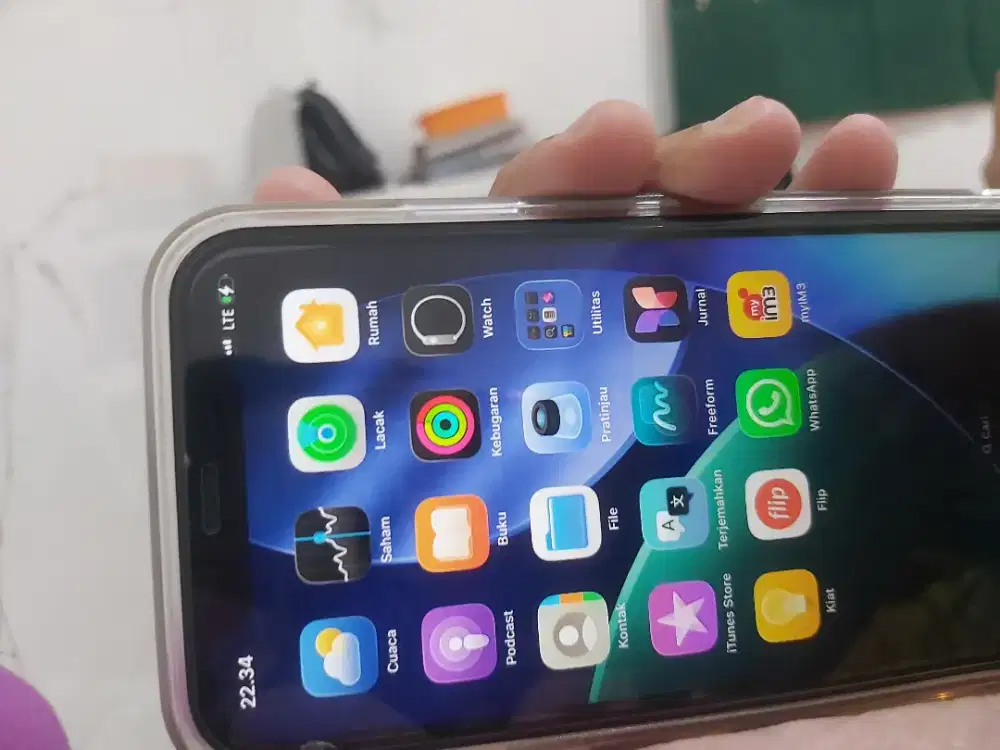 Iphone 11 128 kondisi sesuai gambar