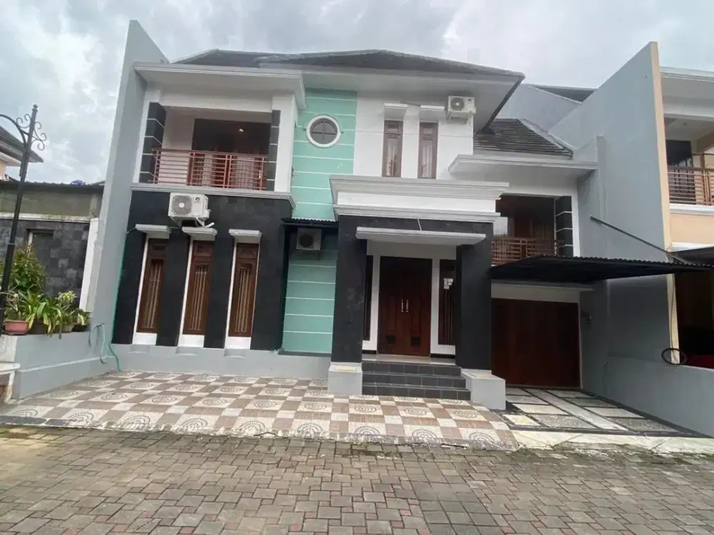 Dijual Rumah 2.5 Lantai Full Furnished dlm Perumahan dekat Malioboro