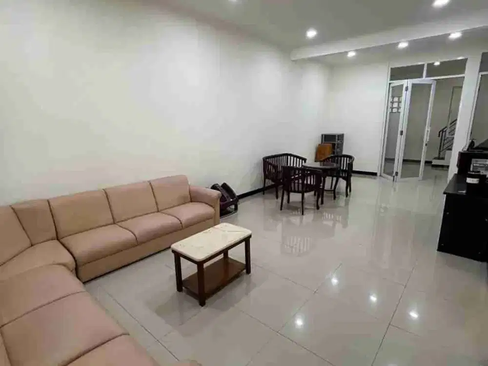 Rumah Modern Taman Kopo Indah 3 Bandung – LT 102 m², LB 180 m², SHM, Harga Nego