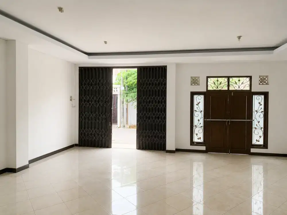 Disewakan Ruang Usaha Strategis di Jl.Seturan Cocok Untuk Toko & Cafe