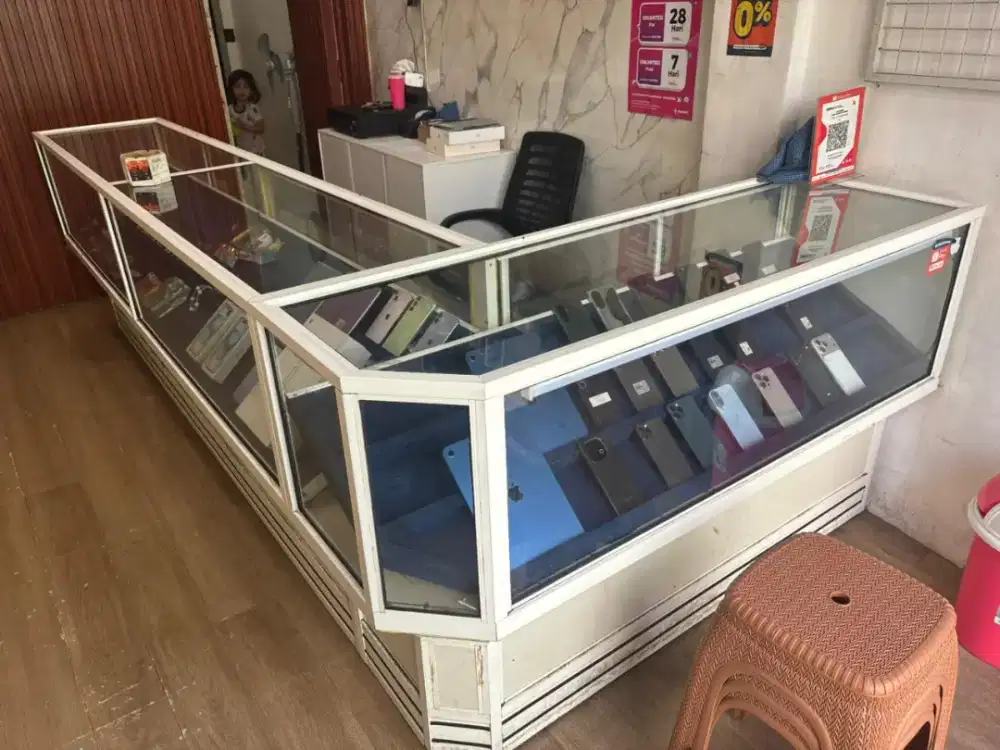 Dijual cepat etalase konter!!