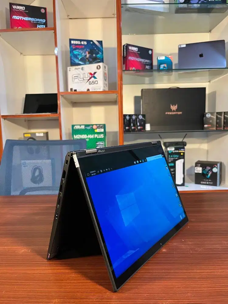 Lenovo Yoga L13 Slim Gen 10 Touchscreen