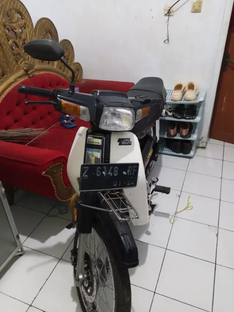 Astrea prima 1990
