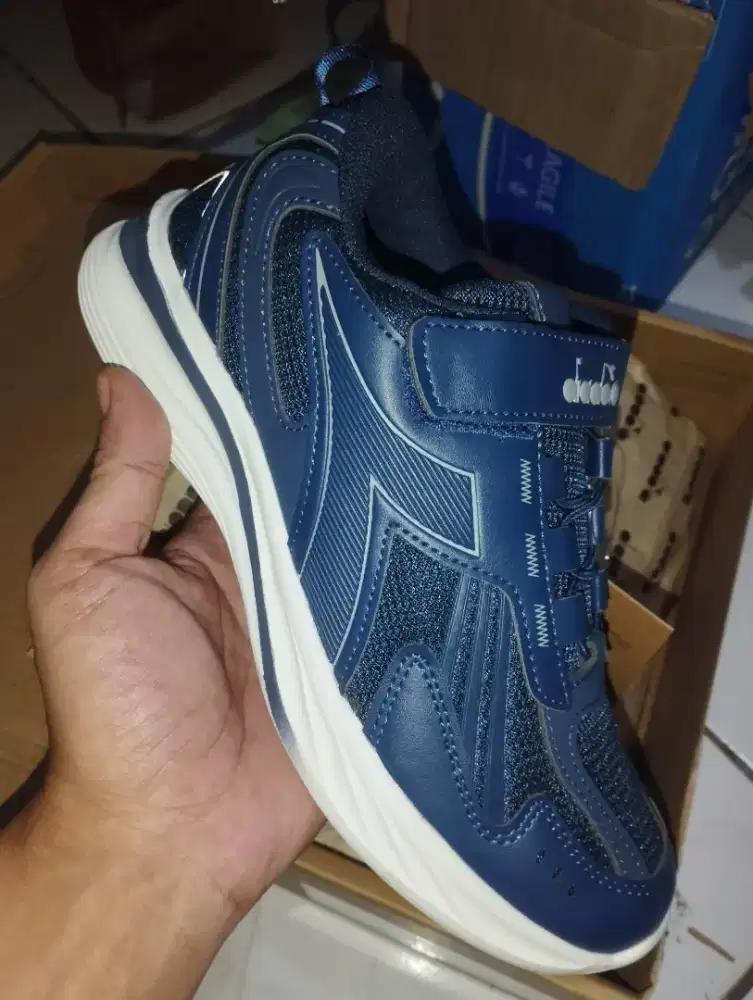 Diadora kids size 32-33-35-36