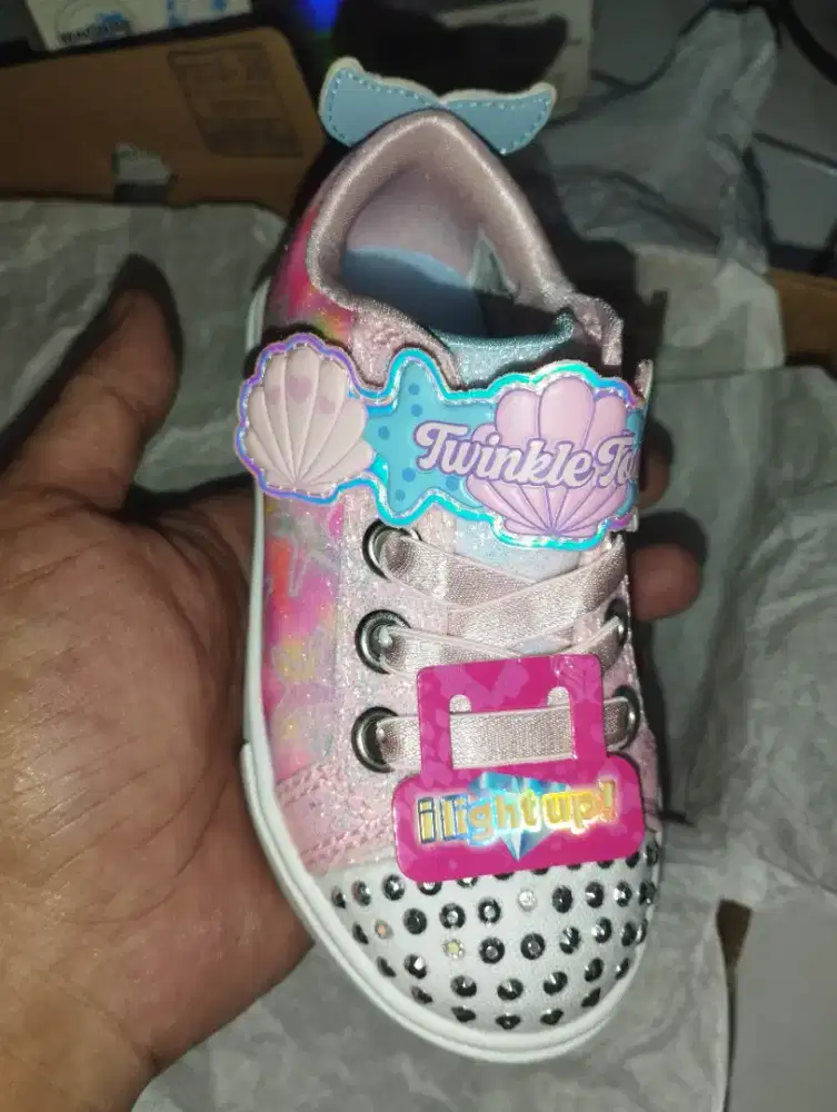 Skechers toddler Twinkle Toes size 22