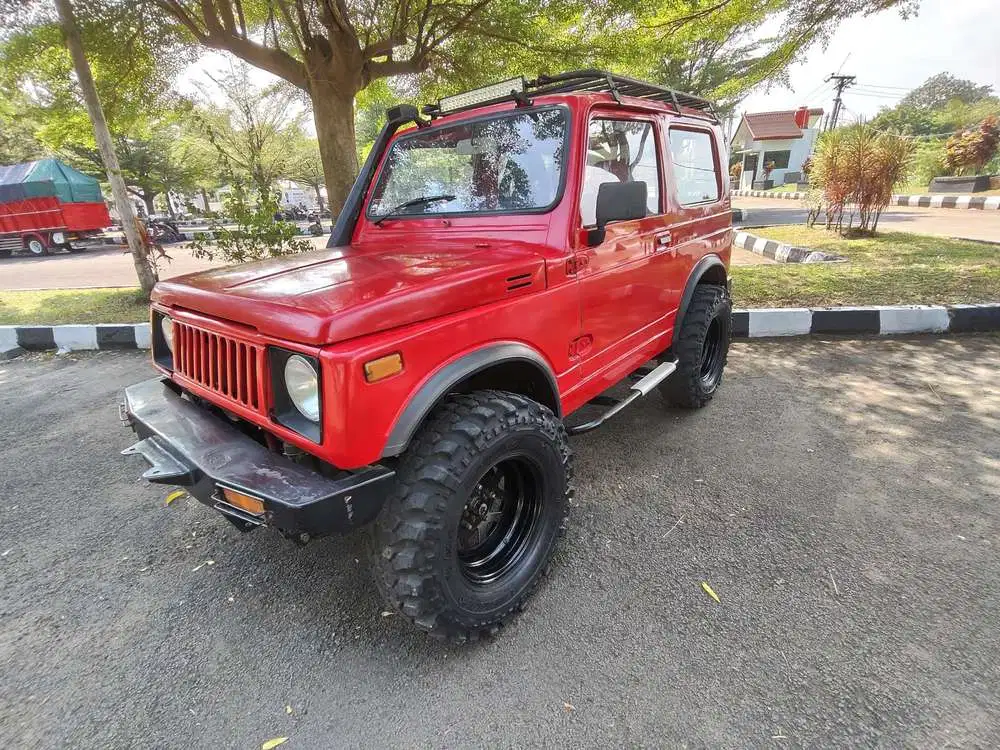 Suzuki Jimny 1982 Bensin