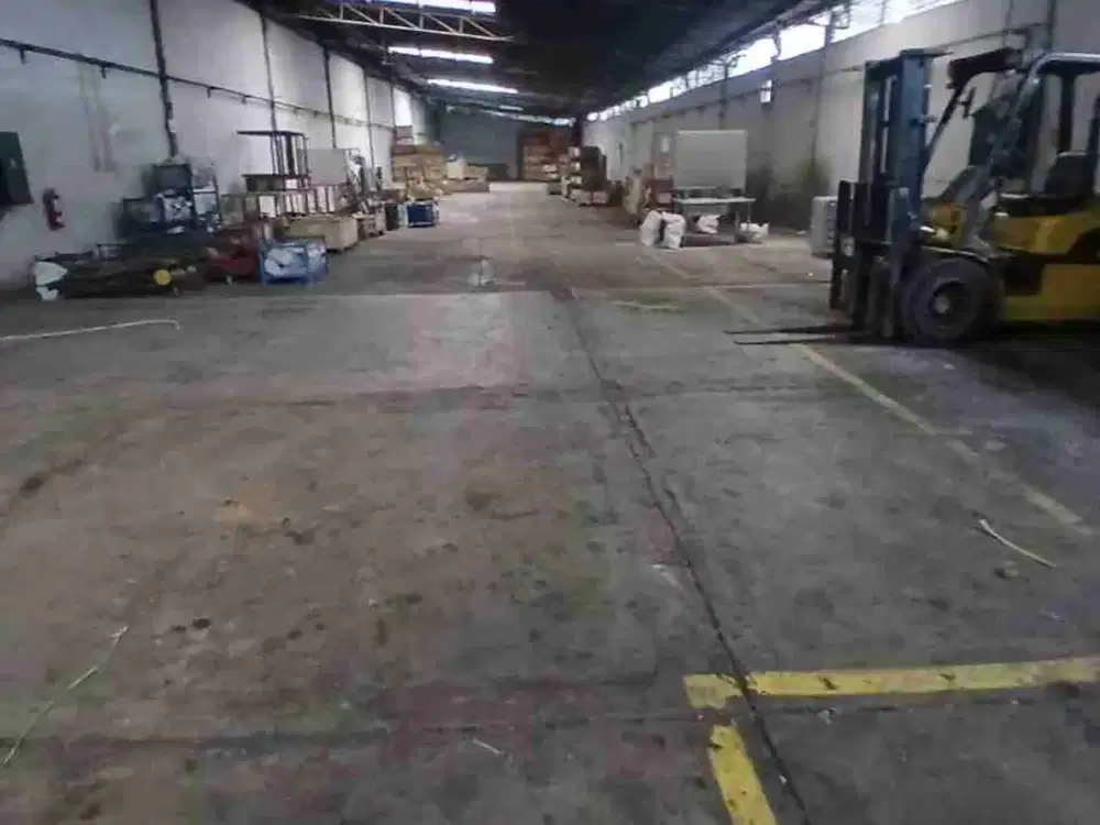 Gudang Siap Pakai di Raya Narogong Bekasi Disewakan