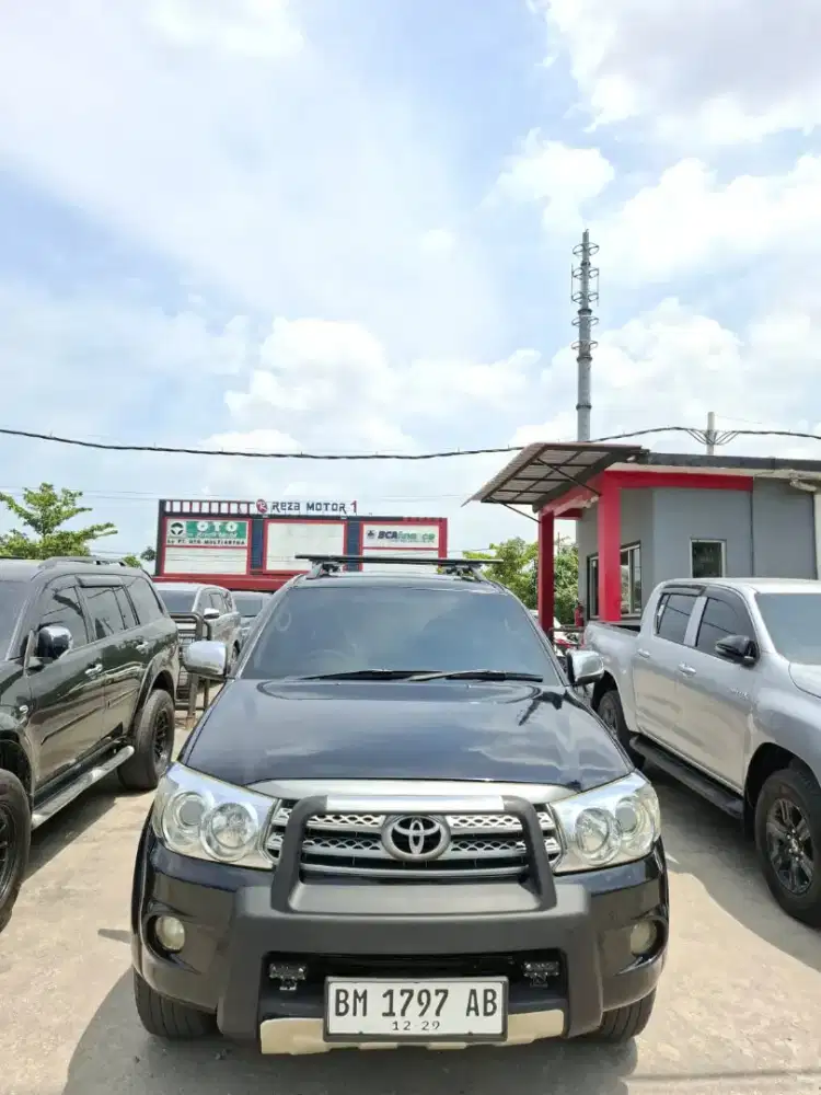 Fortuner 2009 Vlux (4×4) bensin matic