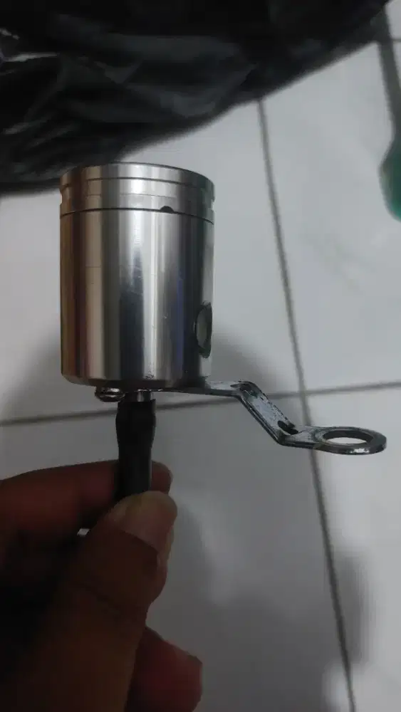Botol tabung minyak rem kiri kanan