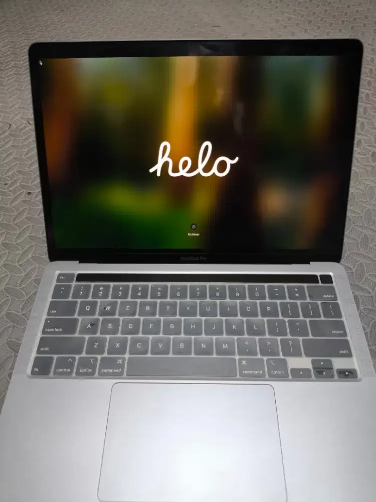 MacBook Pro 2020 i5  13' inch 8/256