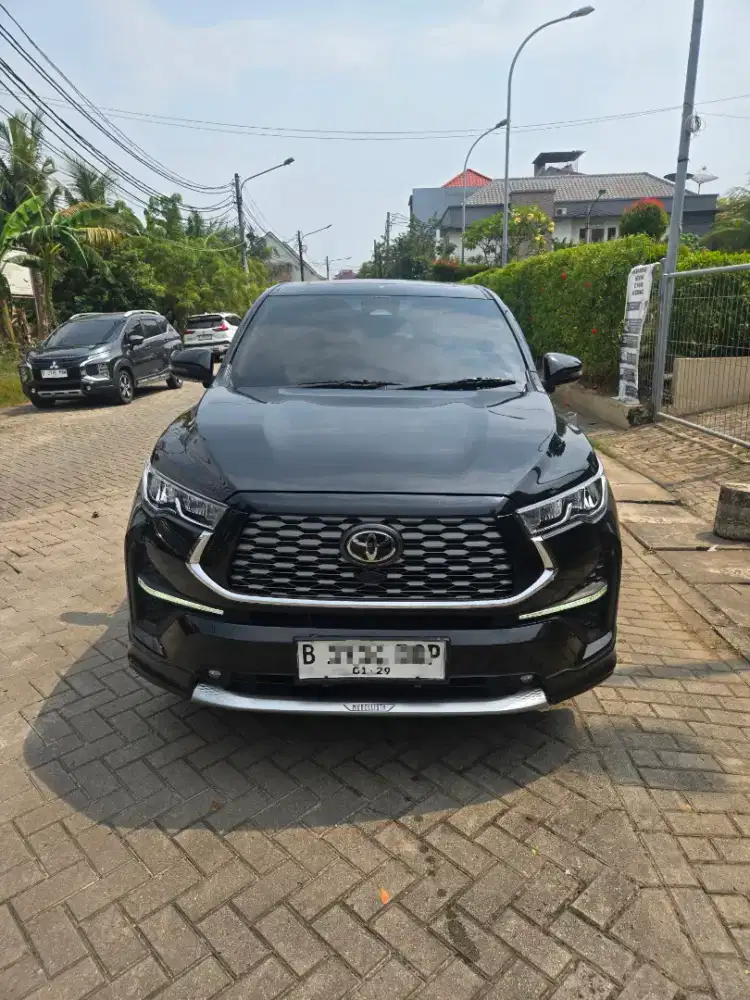 Toyota kijang innova zenix Q at hybrid 2023