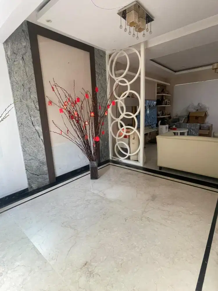 Rumah feronia alam sutera 2 Lantai full furnish SHM