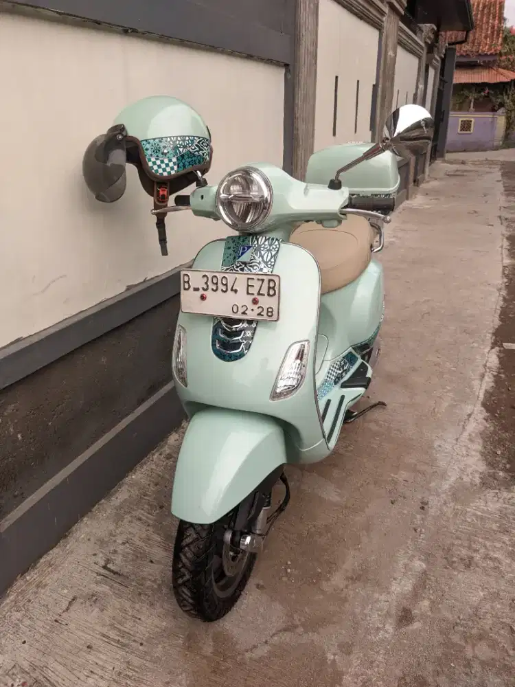 Vespa LX batik 2022