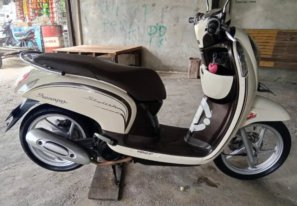 Dijual santai scoopy Original 2016 surat lengkap pajak hidup
