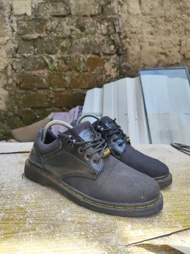 Sepatu Mr.Jons rawk