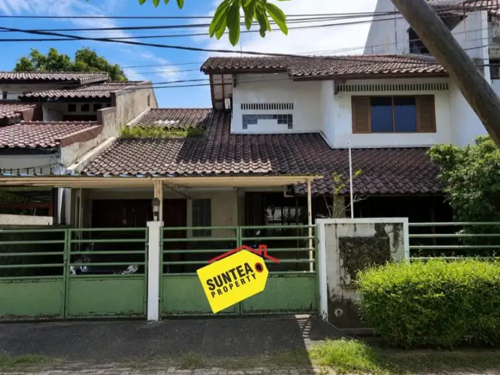 Best Deal! Rumah Bagus LT 240 m², LB 400 m², Ada Taman Indoor & Outdoor, Siap Huni - Rempoa Tangerang Selatan