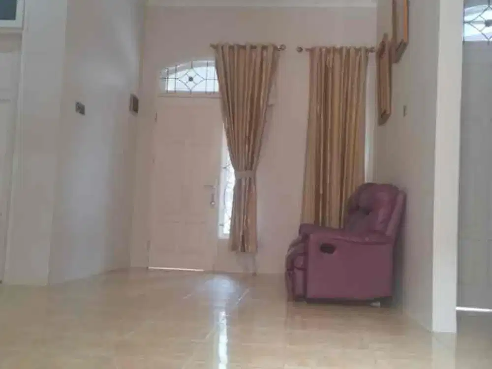 Rumah dijual di villa damai