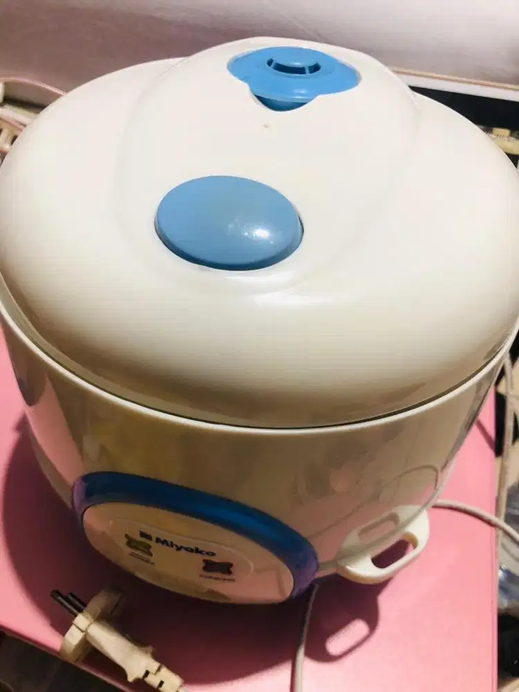 MIYAKO RICE COOKER MEGICOM 0,6 L MURAH MERIAH BANYAK BONUS PIRING DLL