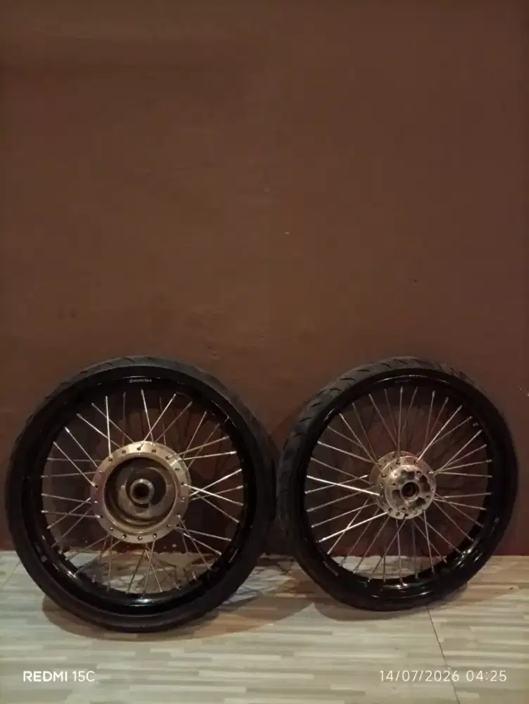 Velg ban motor merek scarlett plus jok motor