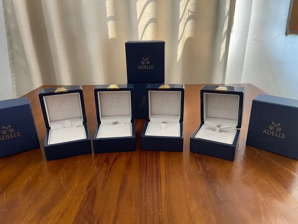 Kotak Cincin Kalung Gelang Emas