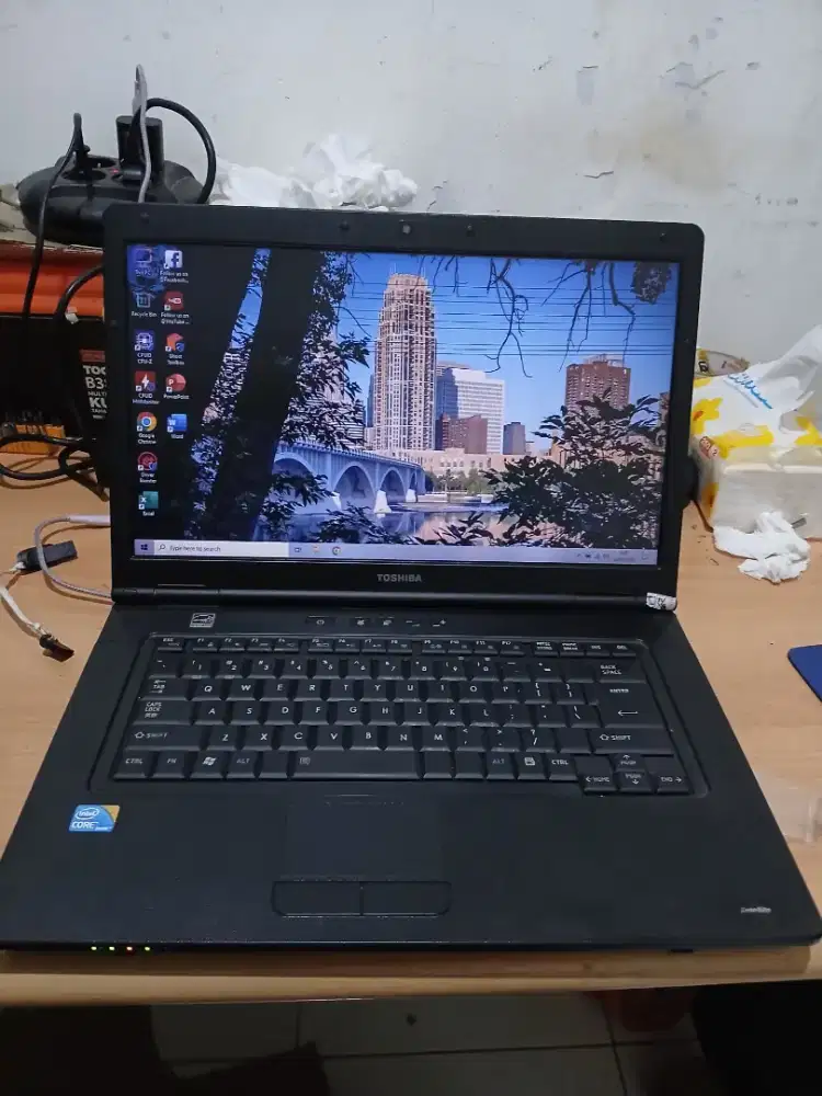 LaptopToshiba Dynabook ,Core i3 ,Hdd 500Gb ,layar besar 15,6 inch (S