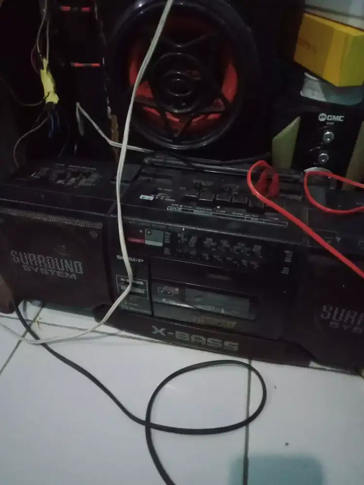 Tape dan speaker
