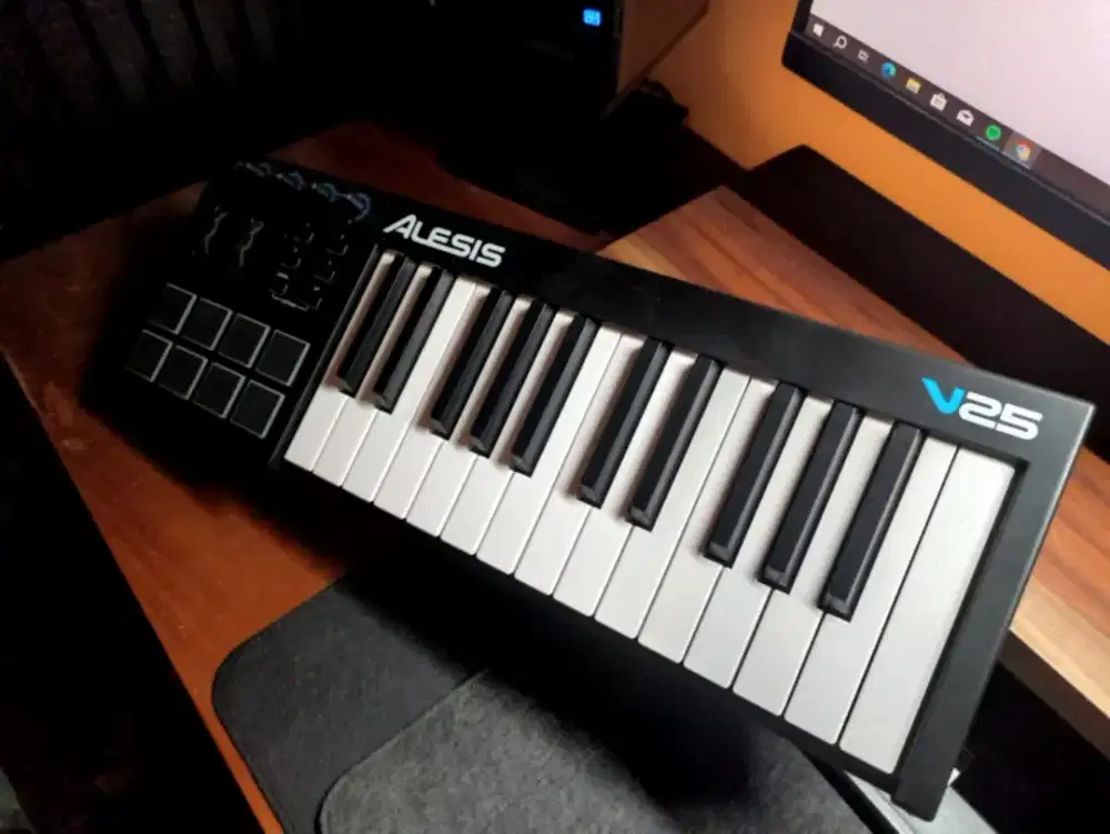 Midi Controller Alesis V25