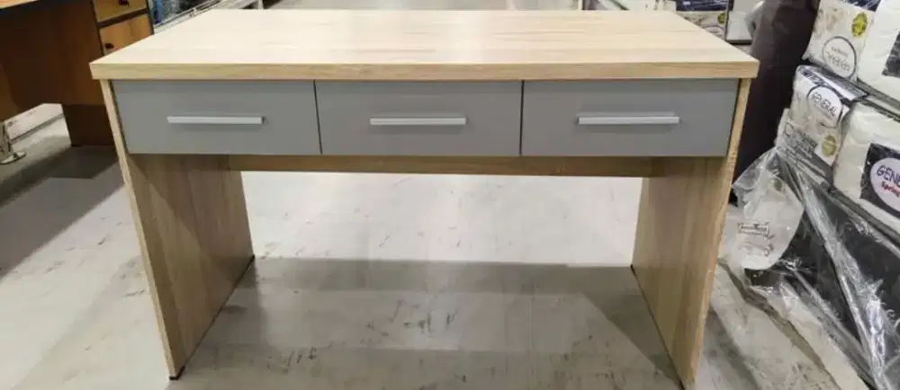 Super furniture meja kerja/meja belajar/meja komputer