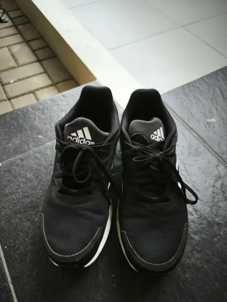 Sepatu Adidas Running