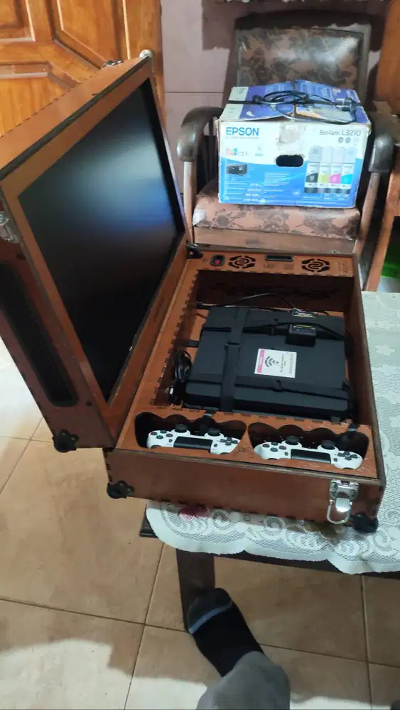 PS 4 PORTABEL + MONITOR MSI MP25inc