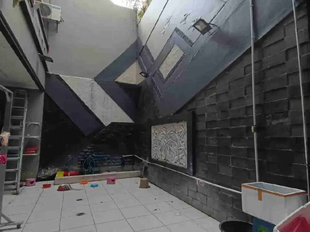 Dijual Rumah di Raya Residen Sudirman Surabaya Pusat