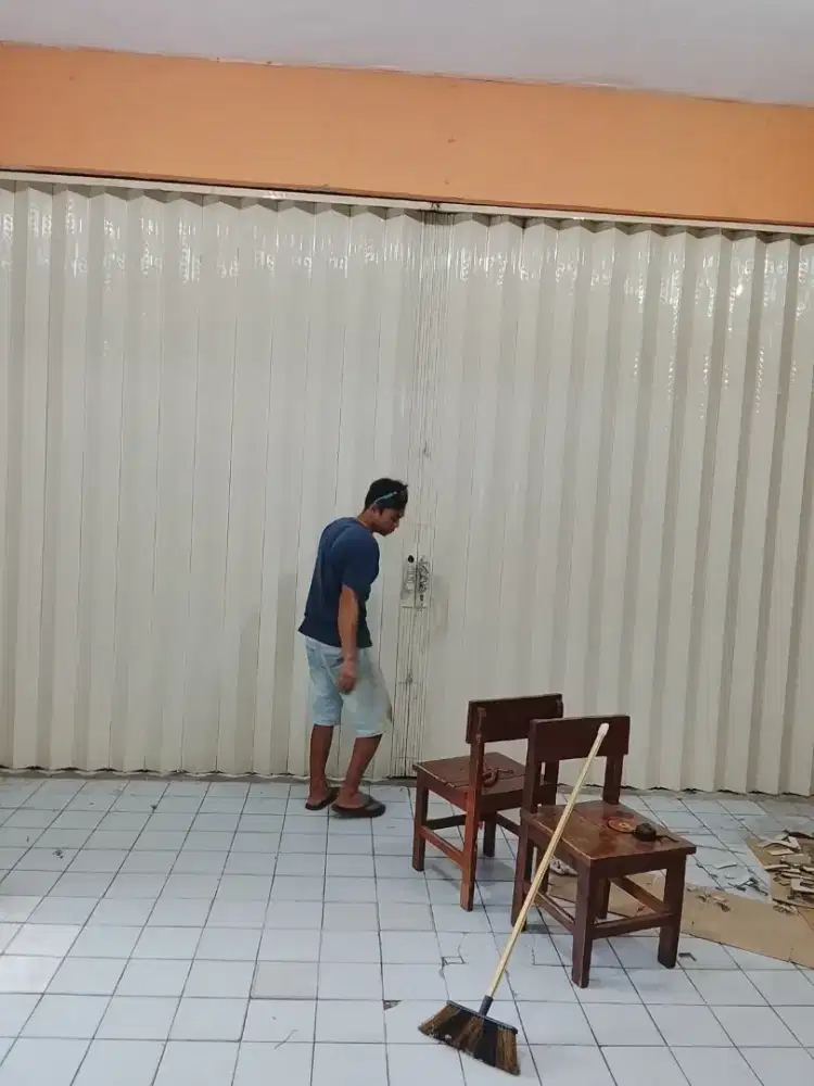 Rolling door folding gate