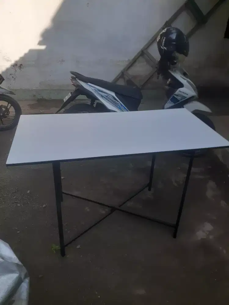 Meja lipat melamin