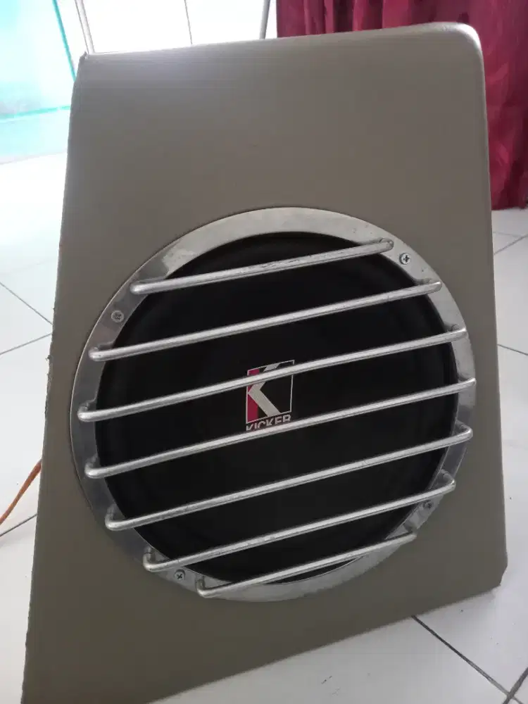 Di jual subwofer + box  PNP  portuner 2013