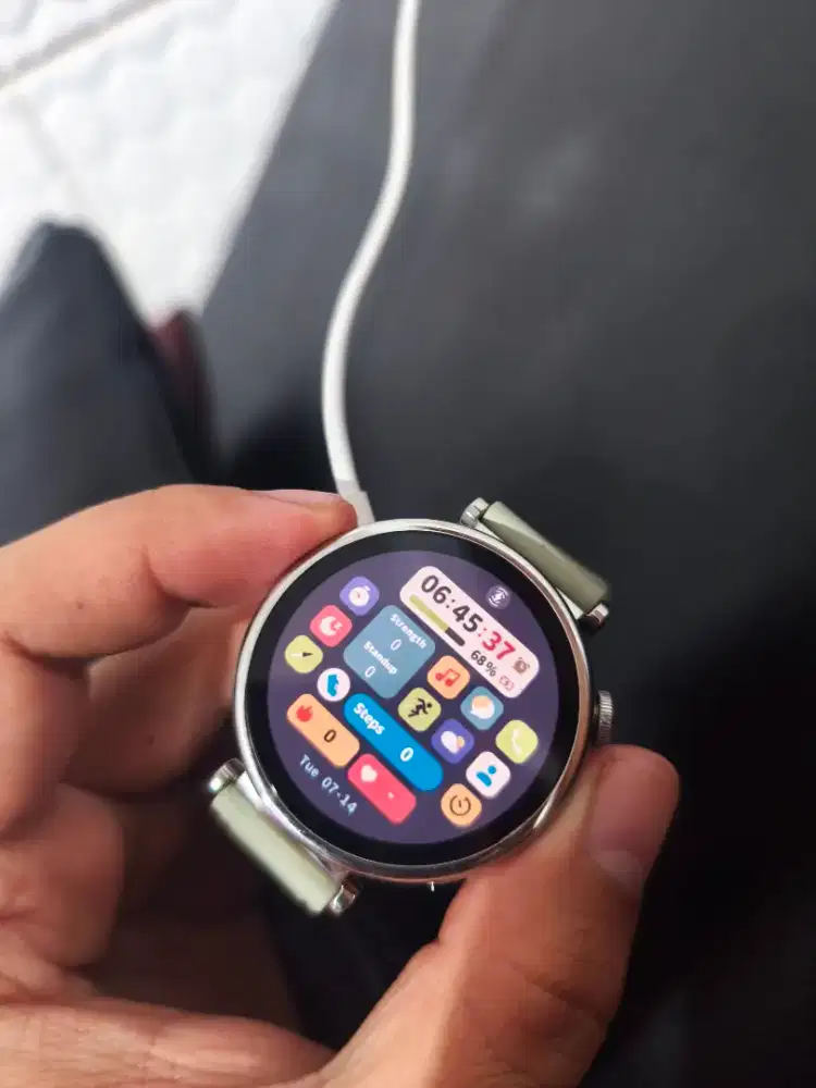 Huawei gt 4. 41mm kondisi sangat mulus jarang dipake