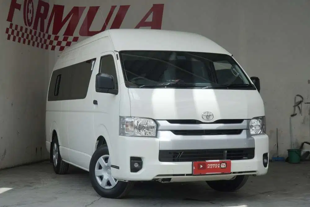 Toyota HiaceCommuter MT 2025 Putih