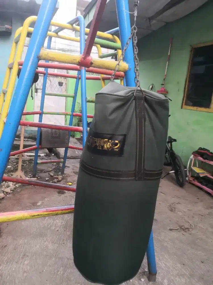 Samsak kuat kokoh dan tebal