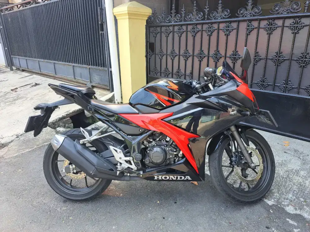 CBR150R 2019 Facelift Hitam Merah - Pajak Panjang - Siap Touring - Ori
