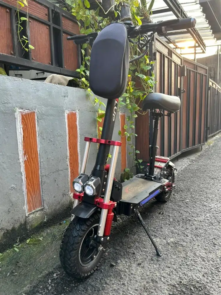 Skuter/ scooter listrik seal up Q23