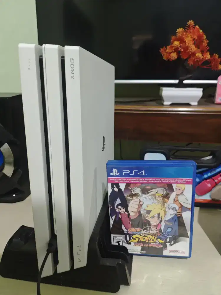 Jual Cepat Playstation 4 Pro 1 Tb seri 72 White