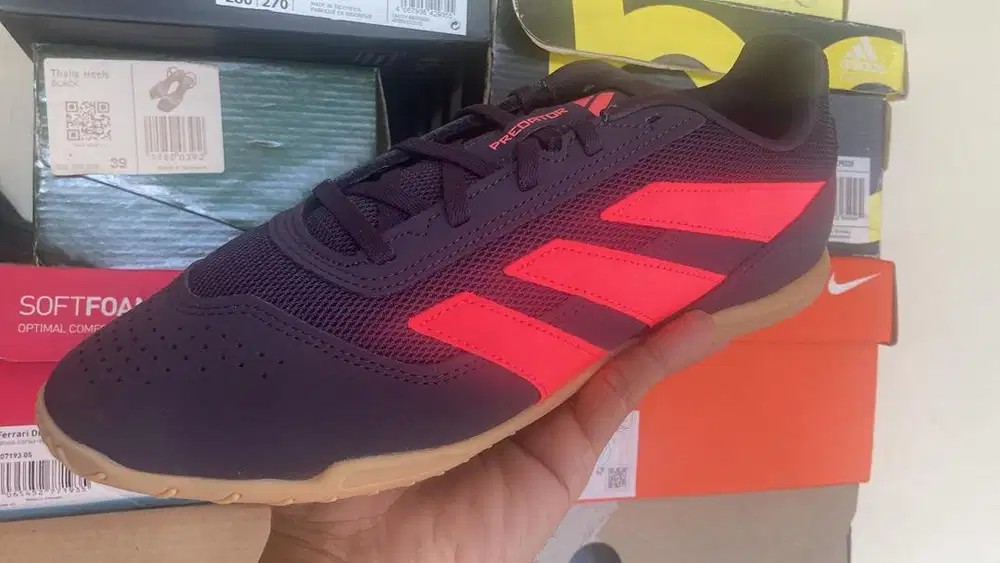 Sepatu futsal adidas predator