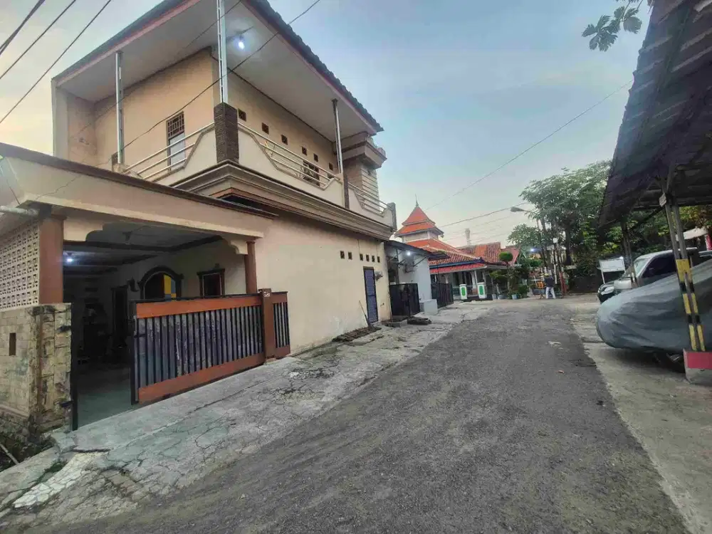 rumah 2 lantai hook sangat strategis deket pintu tol,  stasiun dan Mall of Serang