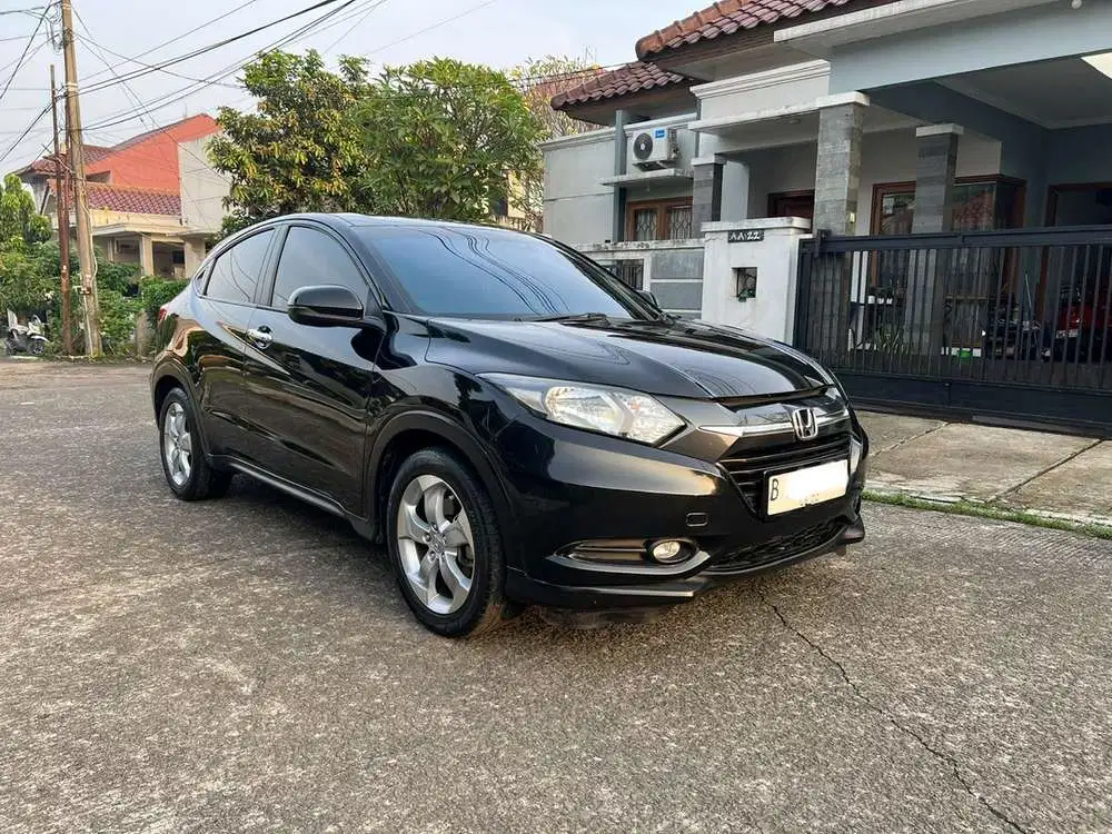 Low KM Honda HR-V tipe E 2015