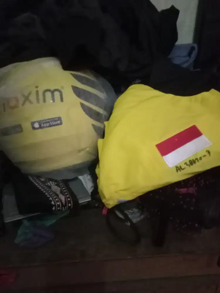 Jual helm jaket baru maxim driver