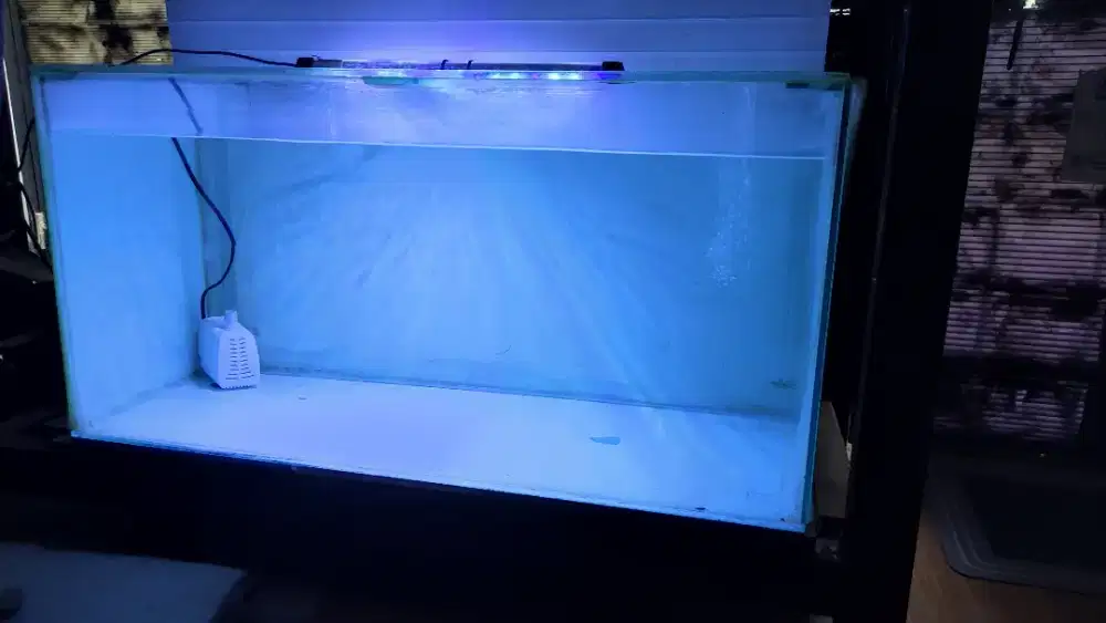 Aquarium 80x40x40 fulset tinggal colok