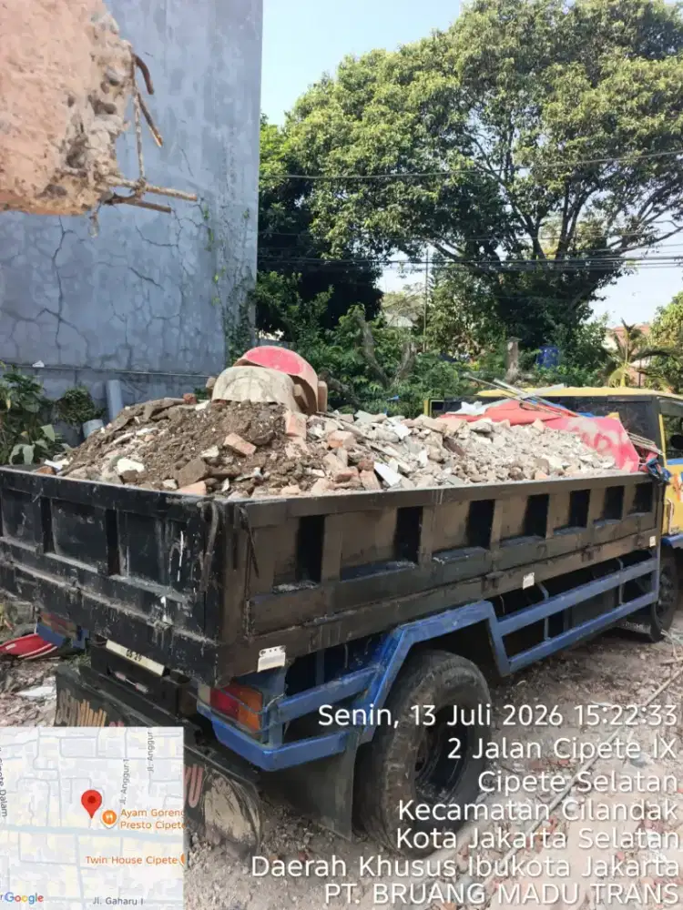 Jasa buang puing tanah dan angkutan sampah