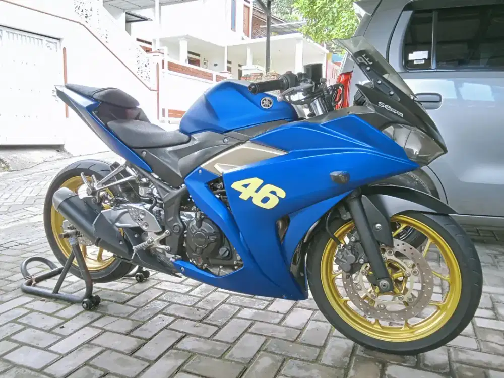 Yamaha R25 mulus